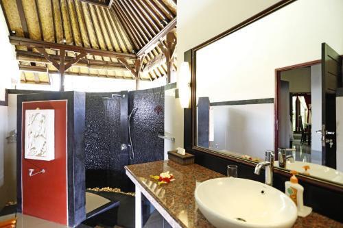 Teluk Karang Dive & Spa Resort — фото 4