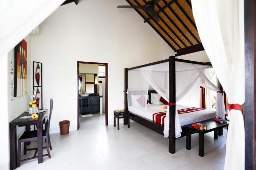 Teluk Karang Dive & Spa Resort — фото 1