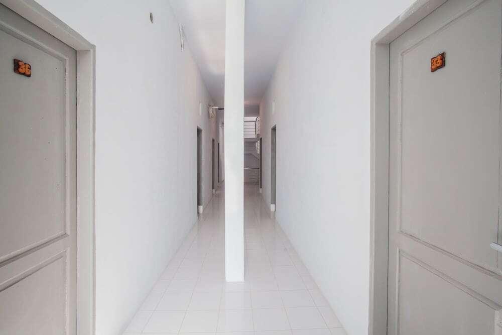 Петумбак: Hotel Anugerah by OYO Rooms