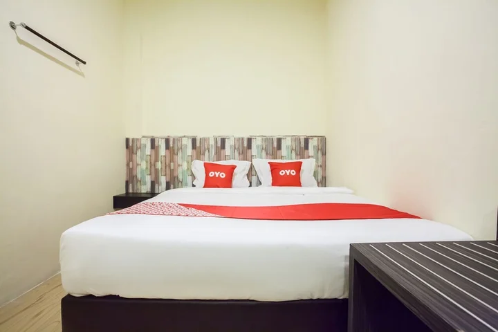 Петумбак: Hotel Winston by OYO Rooms