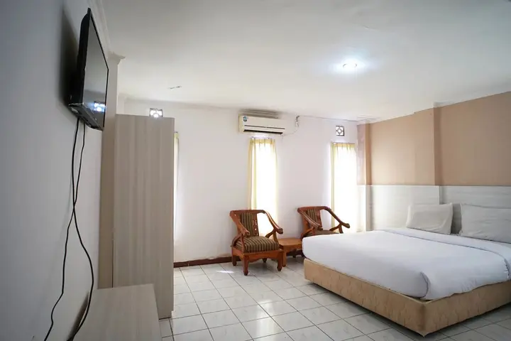 Баликпапан: Hemra Hotel by OYO Rooms