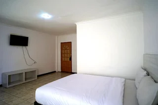 Баликпапан: Hemra Hotel by OYO Rooms
