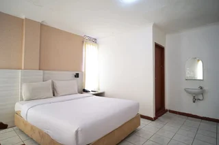 Баликпапан: Hemra Hotel by OYO Rooms