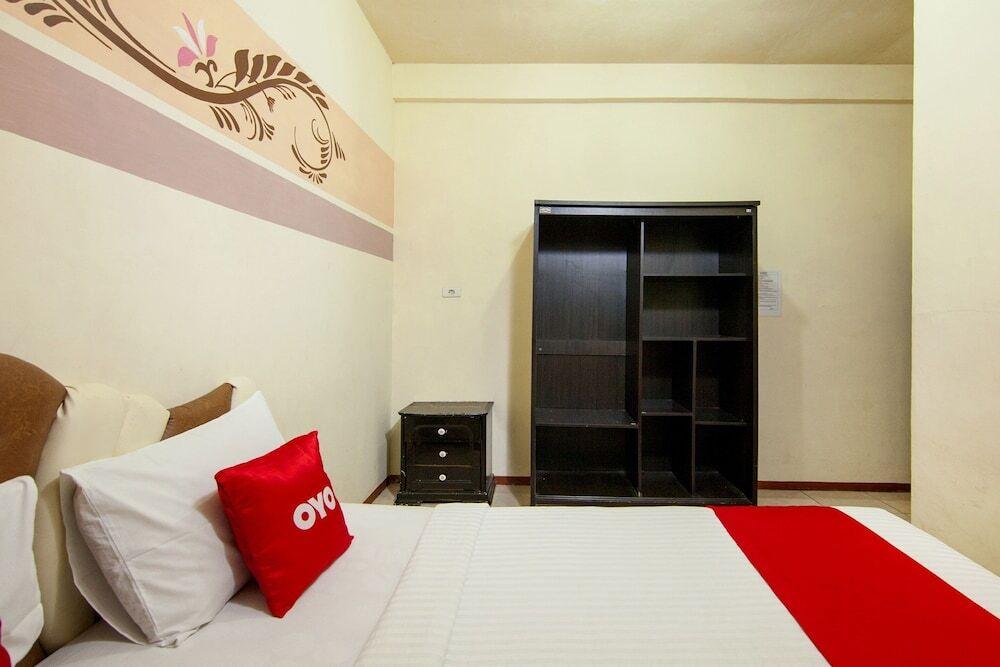 Озеро Тоба: Thyesza Hotel by OYO Rooms