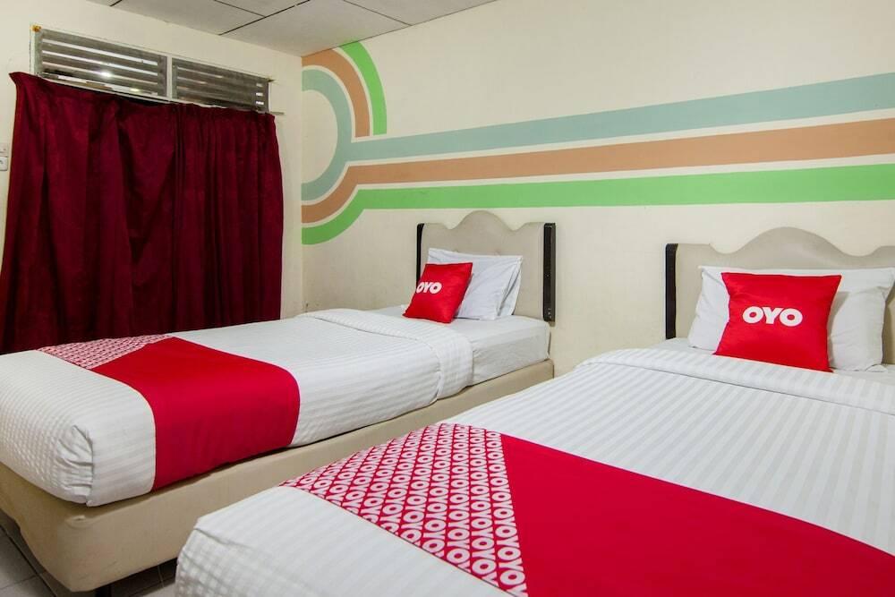 Озеро Тоба: Thyesza Hotel by OYO Rooms
