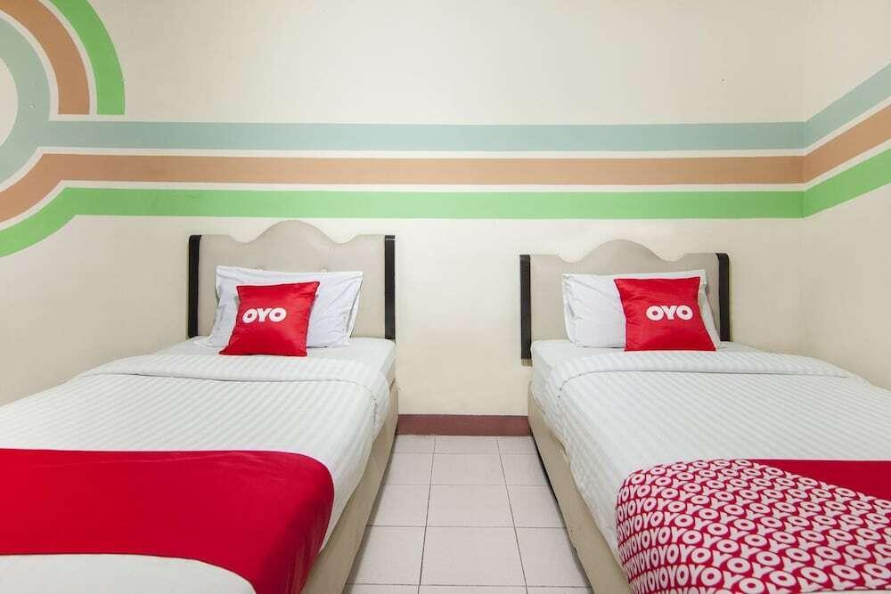 Озеро Тоба: Thyesza Hotel by OYO Rooms