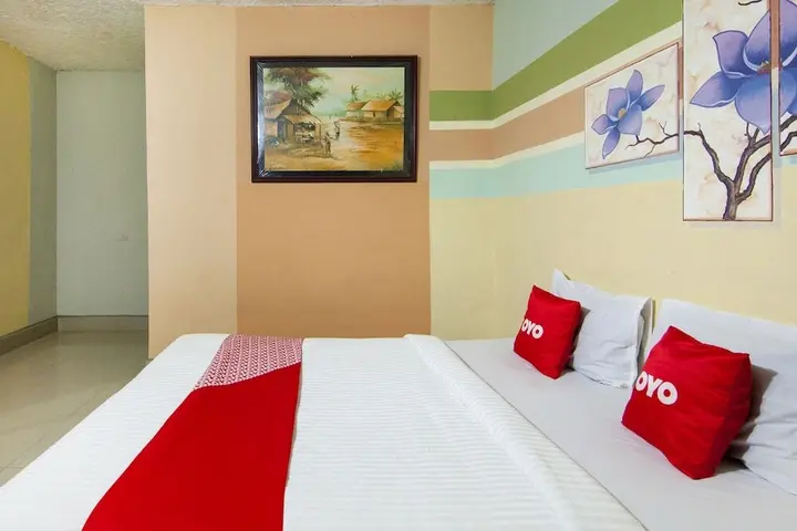 Озеро Тоба: Thyesza Hotel by OYO Rooms