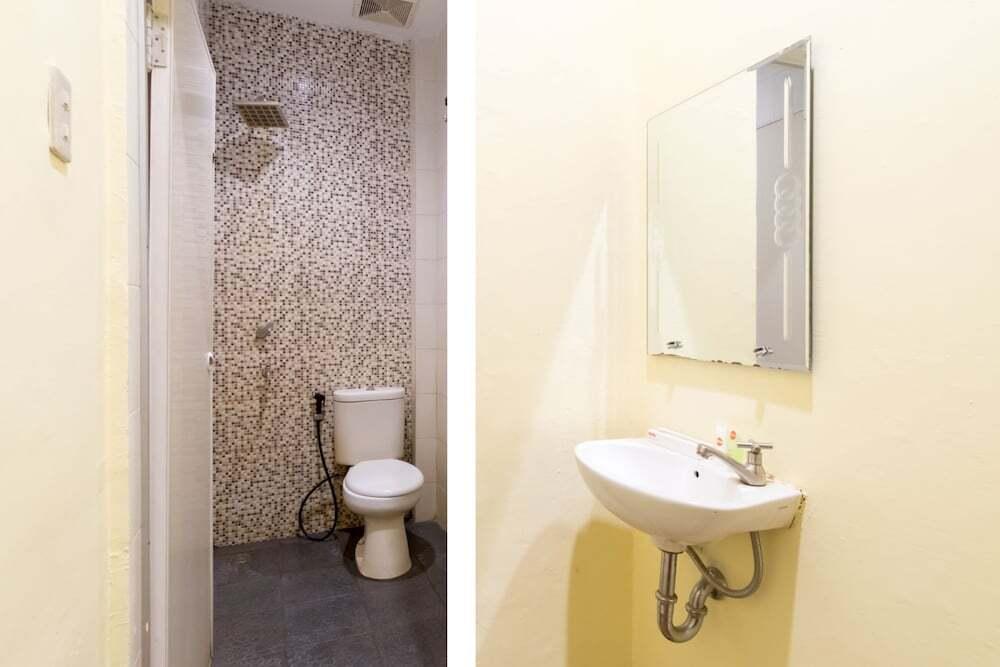 Озеро Тоба: Thyesza Hotel by OYO Rooms