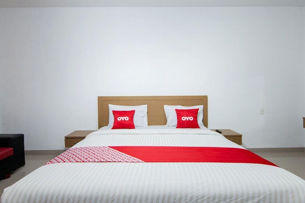 Озеро Тоба: Thyesza Hotel by OYO Rooms