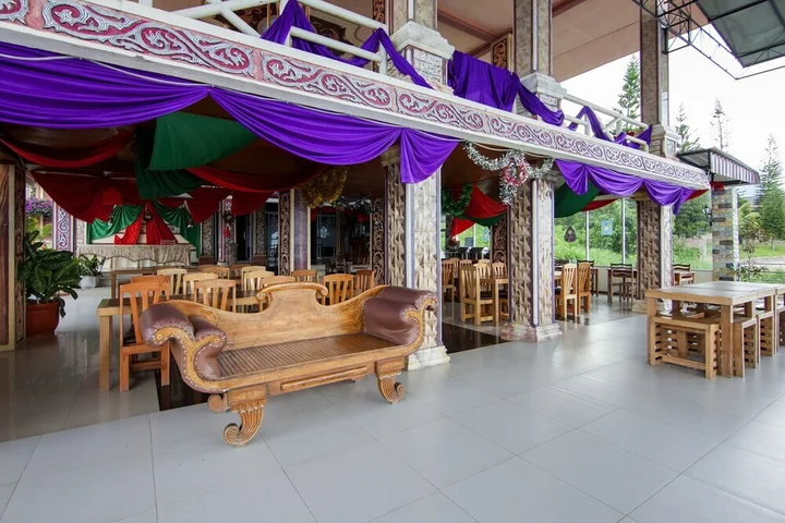 Озеро Тоба: Thyesza Hotel by OYO Rooms
