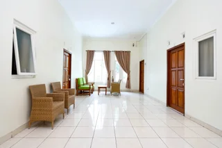 Семаранг: Trision Hostel by OYO Rooms