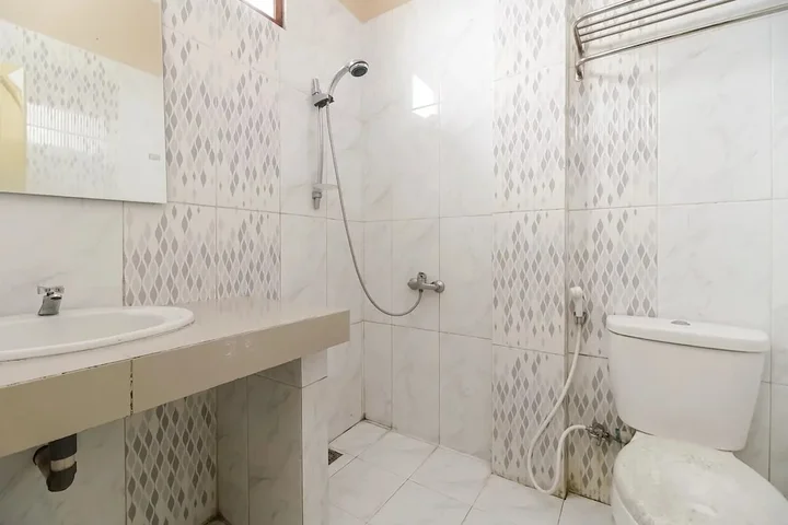 Озеро Тоба: Wisma Sibayak Guest House by RedDoorz