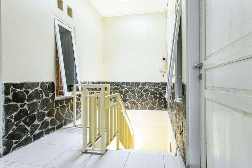 Суракарта: Kost Griya Hotasi by Reddoorz