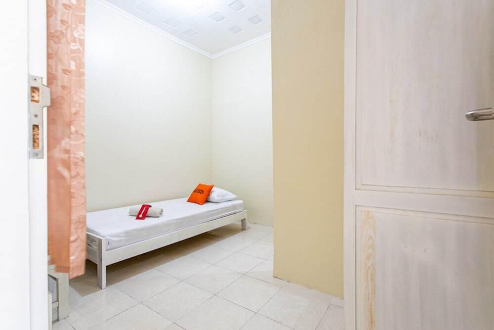 Суракарта: Kost Griya Hotasi by Reddoorz