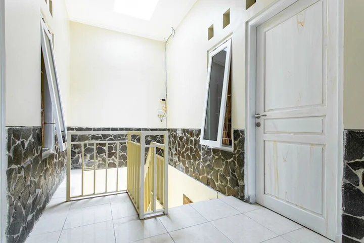 Суракарта: Kost Griya Hotasi by Reddoorz
