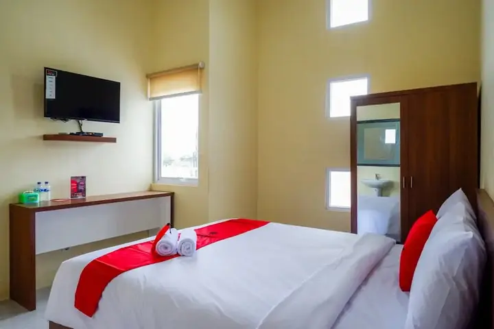 Суракарта: Punokawan Guest House by RedDoorz