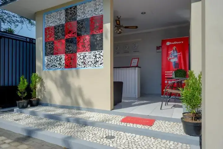 Amel's Village Homestay by RedDoorz — фото 1