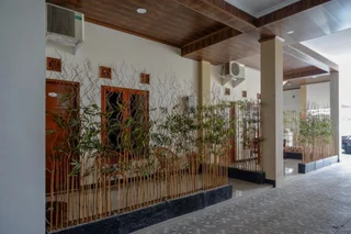 Батуретно: Cozy Stay Hotel Syariah by RedDoorz