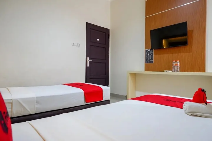 Палу: RedDoorz @ Hotel Bumi Palupy