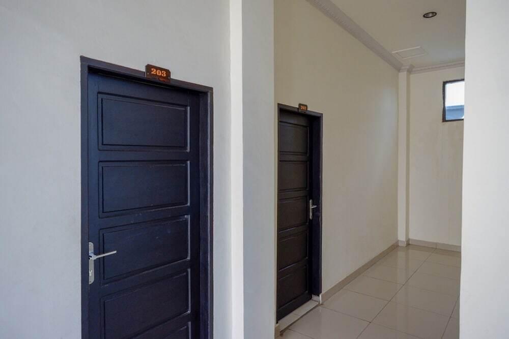 Палу: RedDoorz @ Hotel Bumi Palupy