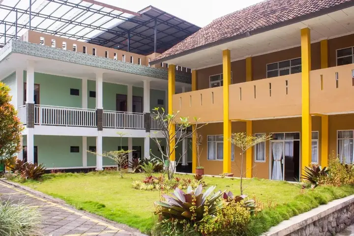 Edotel Smkn 1 Cipanas Syariah by Oyo Rooms — фото 3