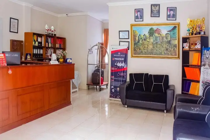 Edotel Smkn 1 Cipanas Syariah by Oyo Rooms — фото 1