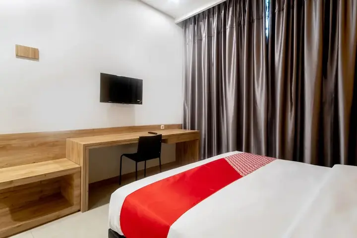 Медан: Festive Inn by OYO Rooms