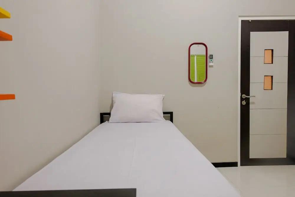 Gerbera House - Kos Putri by OYO Rooms — фото 5