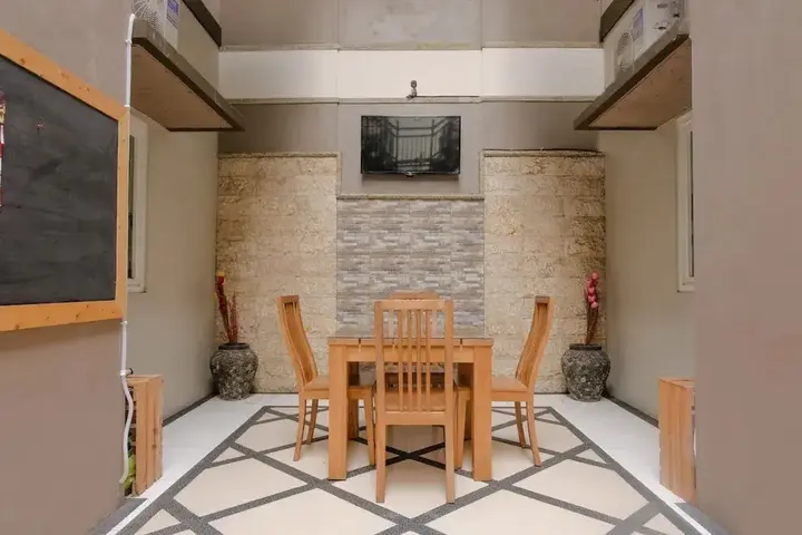 Маланг: Gerbera House - Kos Putri by OYO Rooms