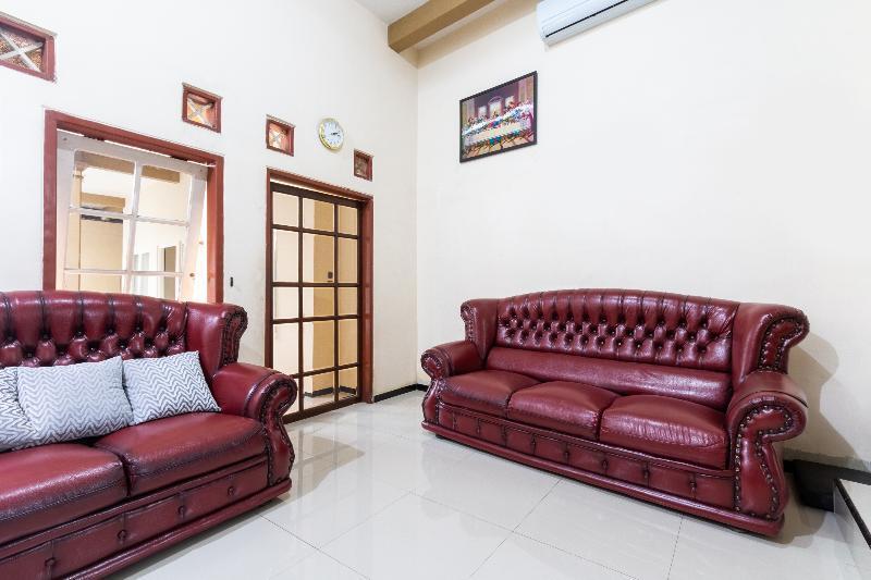 Nurul Family Residence by OYO Rooms — фото 1