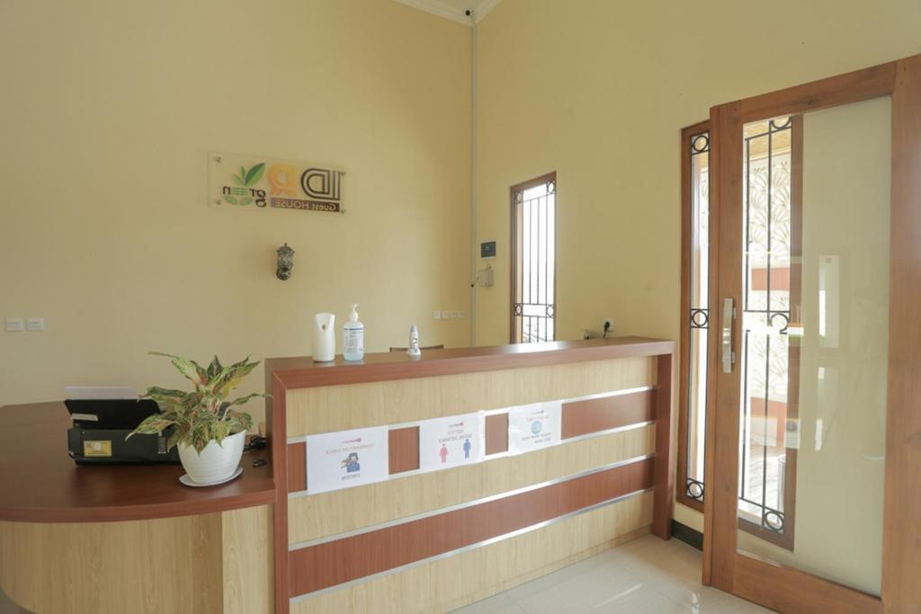 Суракарта: IDR Green Guest House Syariah by Reddoorz