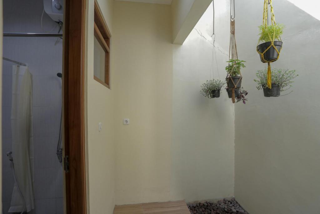 Суракарта: IDR Green Guest House Syariah by Reddoorz