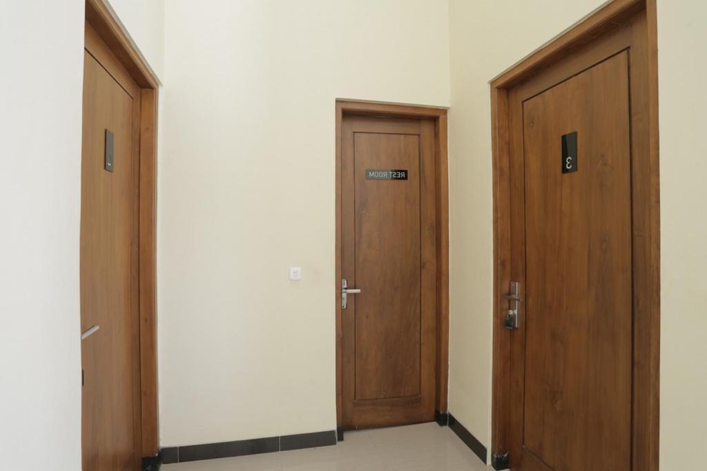 Суракарта: IDR Green Guest House Syariah by Reddoorz