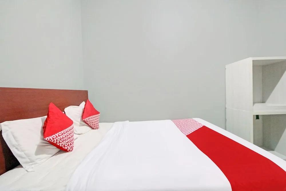 Медан: Sbh Residence by OYO Rooms