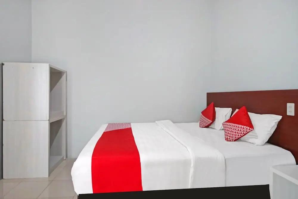 Медан: Sbh Residence by OYO Rooms