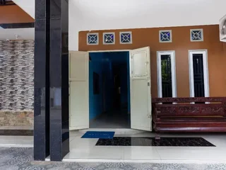 Дюмай: Oyo Life 2923 Lavenia Kost 2
