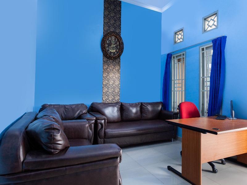 Дюмай: Oyo Life 2923 Lavenia Kost 2