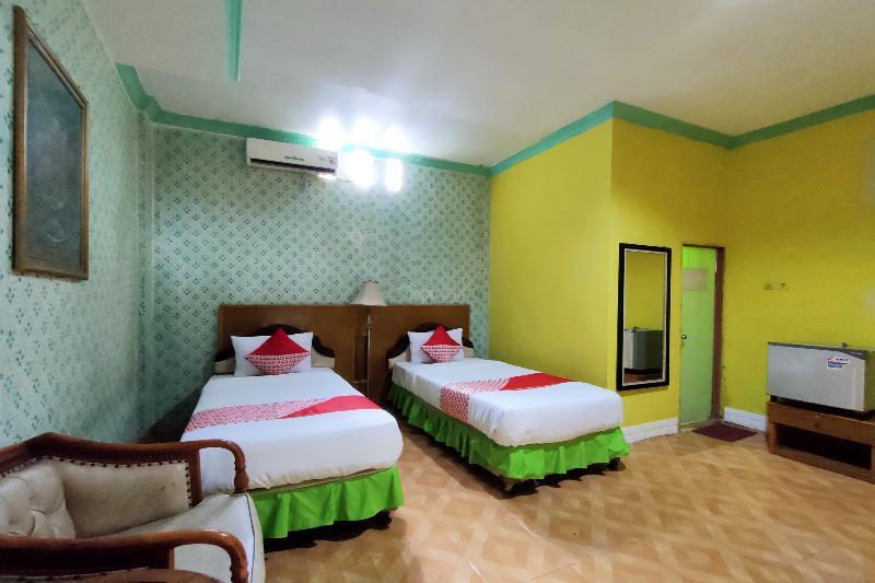 Бенгкулу: Hotel Wedika by OYO Rooms