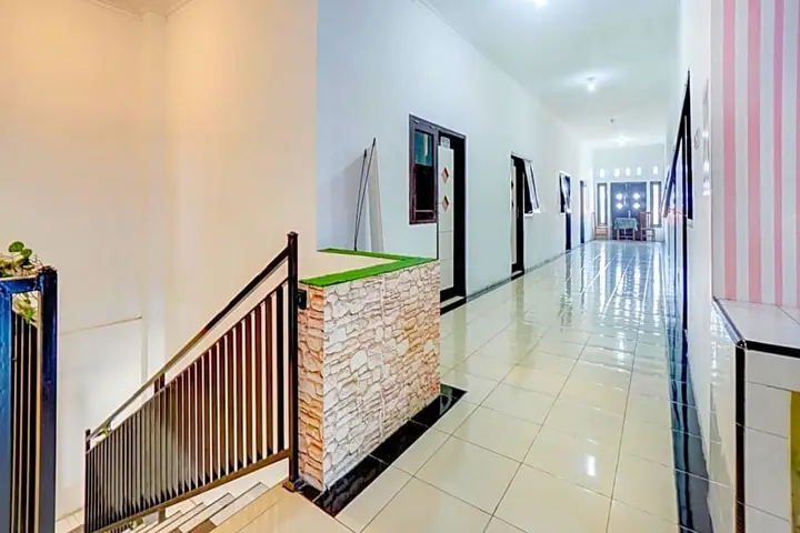 OYO Flagship 90502 Holistay Malang New — фото 1