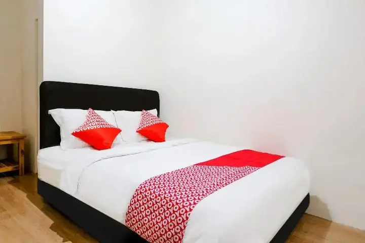 Маланг: D&A Guesthouse Syariah And Rent Car by OYO Rooms