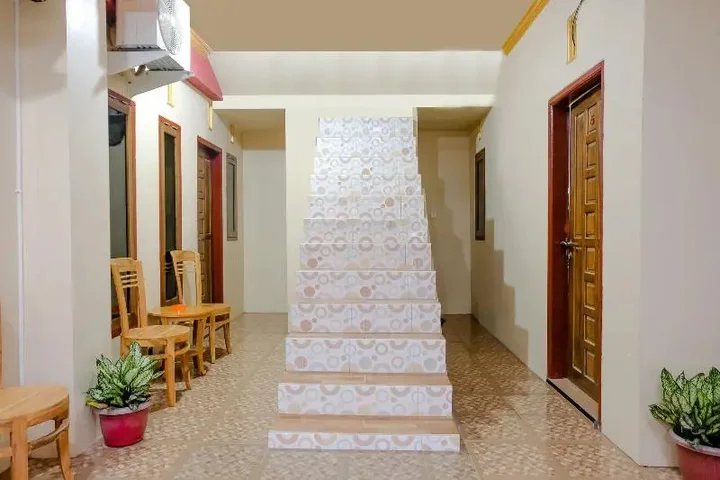 Маланг: D&A Guesthouse Syariah And Rent Car by OYO Rooms