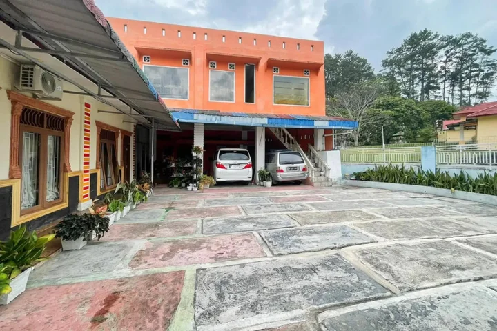 Озеро Тоба: Hotel Harapan Isyes