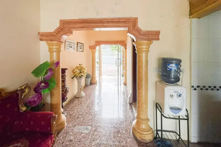 Озеро Тоба: Hotel Harapan Isyes
