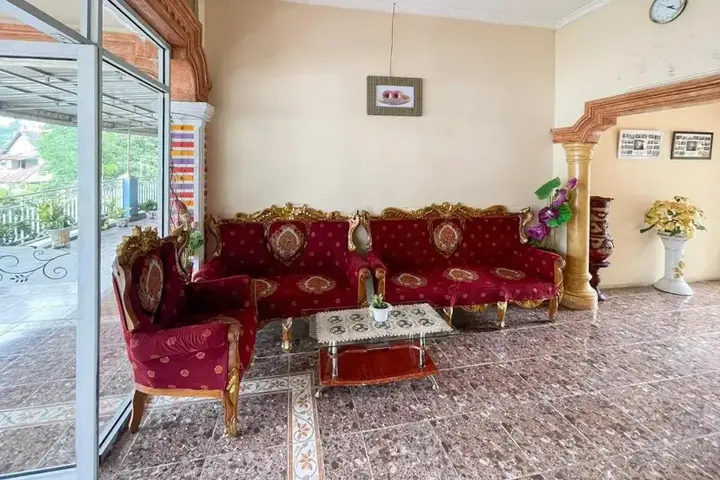 Озеро Тоба: Hotel Harapan Isyes