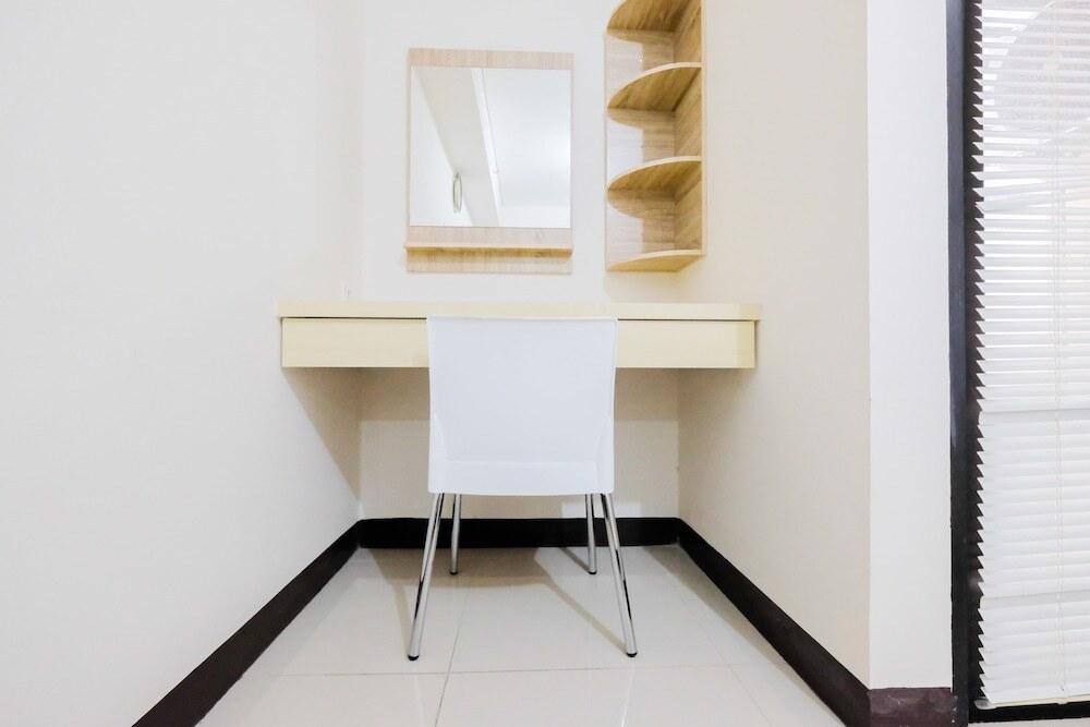 Тангеранг: Simple Furnished Studio 19 Avenue Apartment