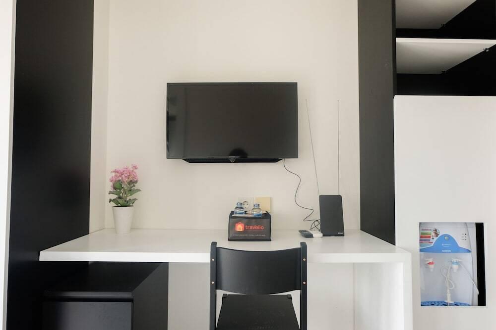 Trendy Studio Room at Casa De Parco Apartment — фото 4