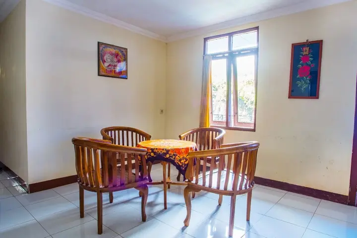 Вонособо: SPOT ON 2719 Homestay Rizqi Syariah - Hostel