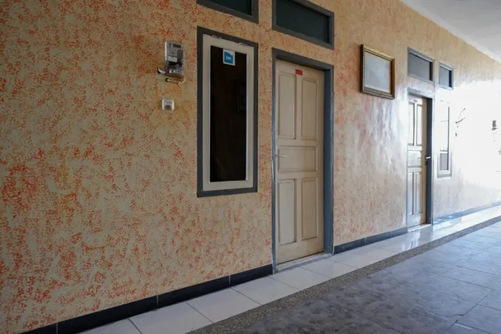 Тегал: RedDoorz near GOR Wisanggeni