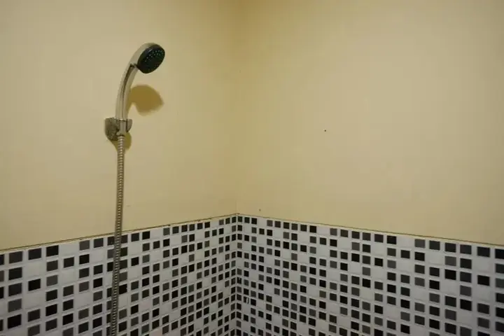 Тегал: RedDoorz near GOR Wisanggeni