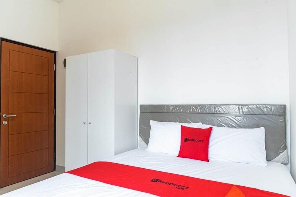 Чипутат: RedDoorz Plus @ EcoHome Citra Raya Tangerang